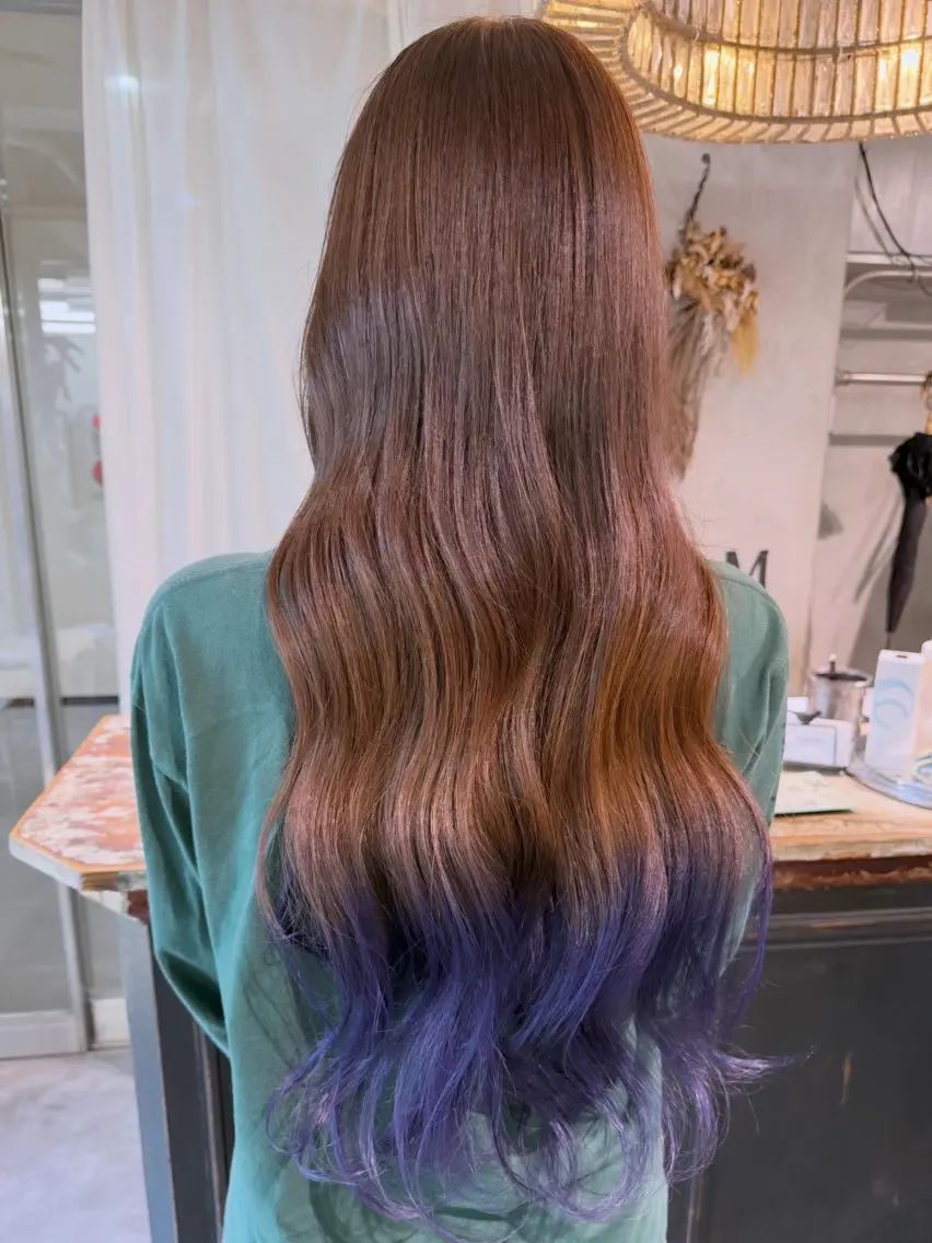 ロング カラー ブリーチ ブルーカラー ブルーバイオレット ケアブリーチ グラデーションカラー ヘアカラー RorriM natsuのヘアスタイル