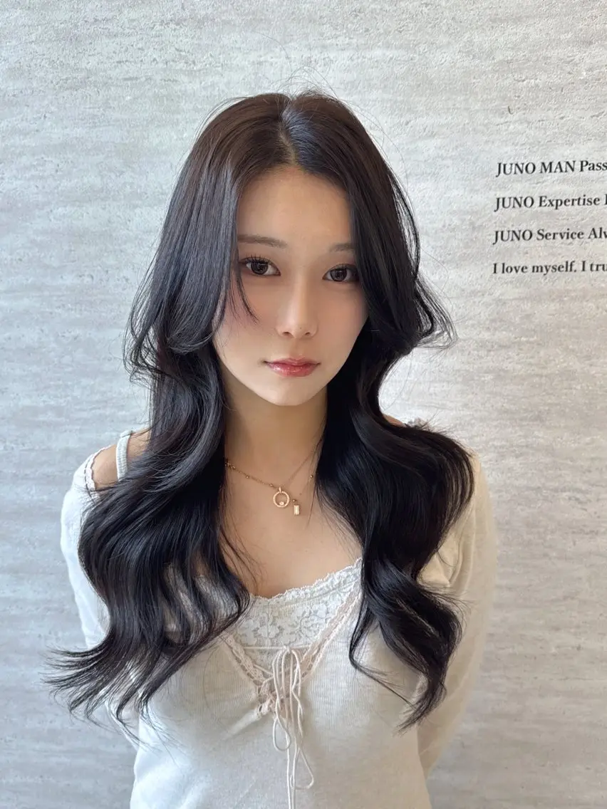 ロング カラー ヘアアレンジ カット ヘアカラー トリートメント 韓国レイヤーカット/ 儚げカラーチナツのヘアスタイル