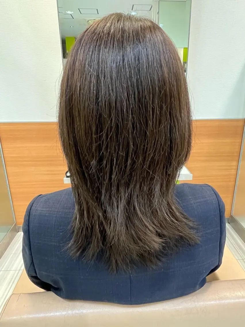 ミディアム ヘアカラー 根本 心愛のヘアスタイル
