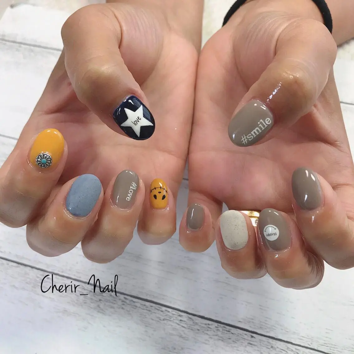 ネイル アートネイル カジュアル ハロウィン マットネイル 持ち込み Cherirnail kaoriのネイルデザイン