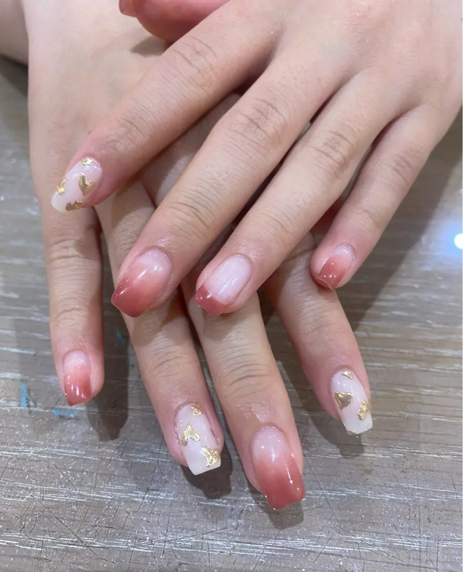 ネイル 藤井 里緒奈のネイルデザイン