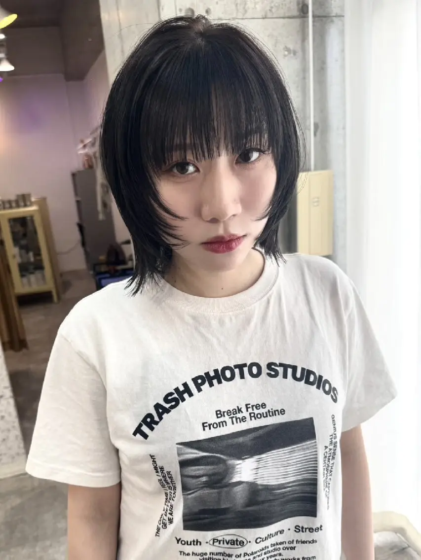 ショート カラー ボブレイヤー アッシュ ブリーチ ダブルカラー グレージュ カット ヘアカラー mood 髪質改善 ダブルカラーのヘアスタイル