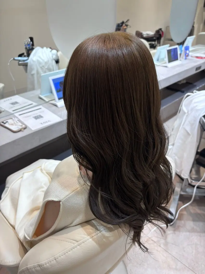 セミロング トバ ショウゴのヘアスタイル