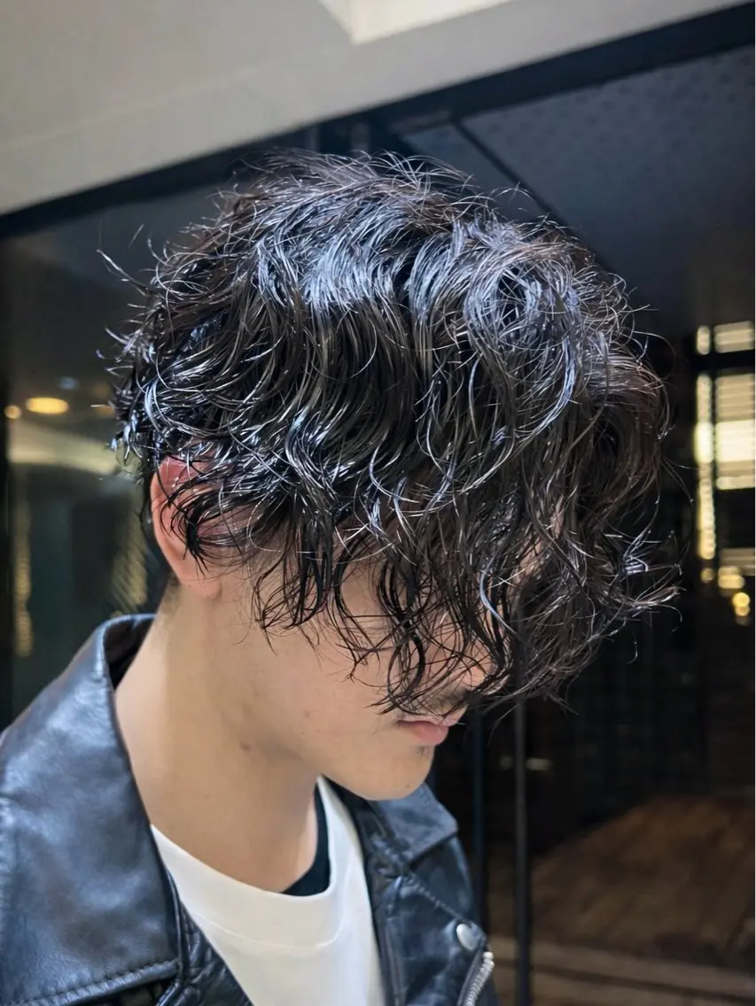 ミディアム パーマ メンズ カット パーマ トリートメント 🇺🇸サーフカール 🇺🇸ケンシロウのヘアスタイル