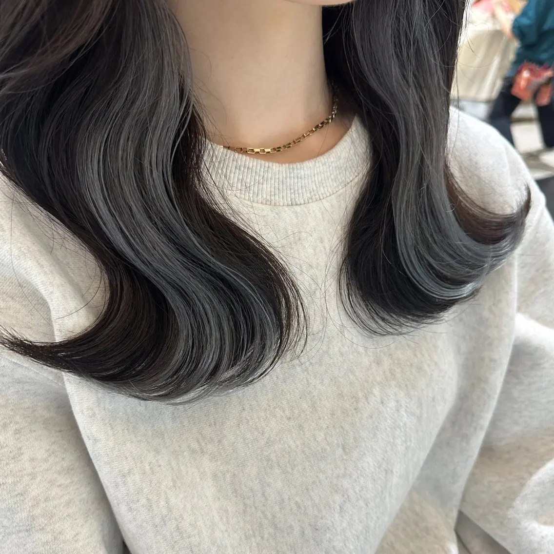 ロング カラー ダークグレー インナーカラー シルバー 🌷レイヤーカット/ 透明感カラー🌷増田のヘアスタイル