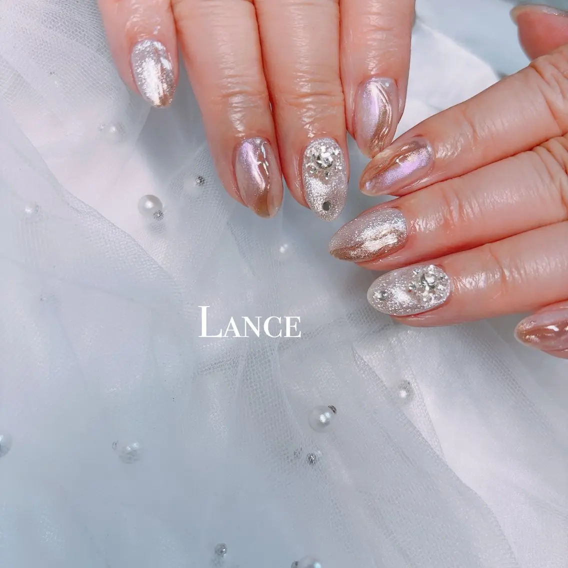 ネイル オーロラネイル フレンチネイル キラキラネイル 韓国ネイル ワンカラーネイル ハンドネイル Lance nailのネイルデザイン