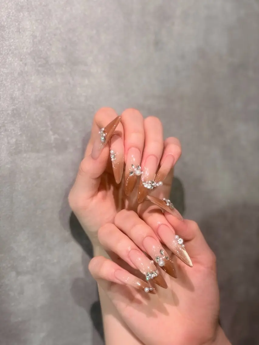 ネイル ブラウン ワンホンネイル ハンドネイル Cheri&Co. Nagisaのネイルデザイン