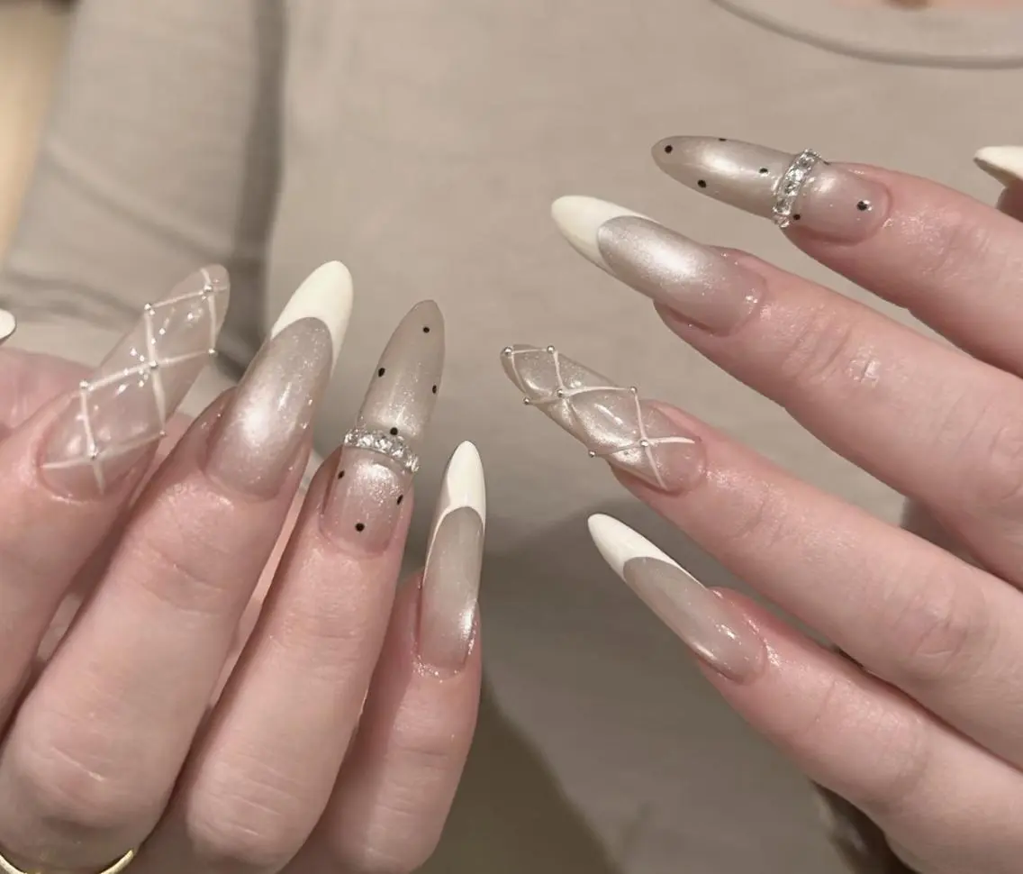 ネイル ハンドネイル 🎀 Ayaka_nailのネイルデザイン
