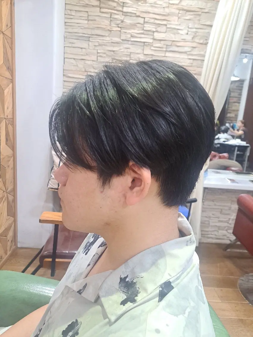 ショート クボ タのヘアスタイル
