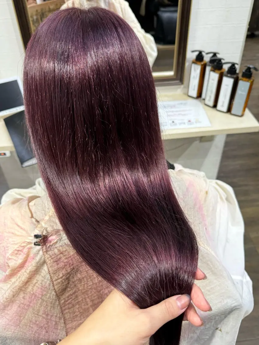 ロング 横浜🦋ハイトーン 🫐シャドウルーツのヘアスタイル