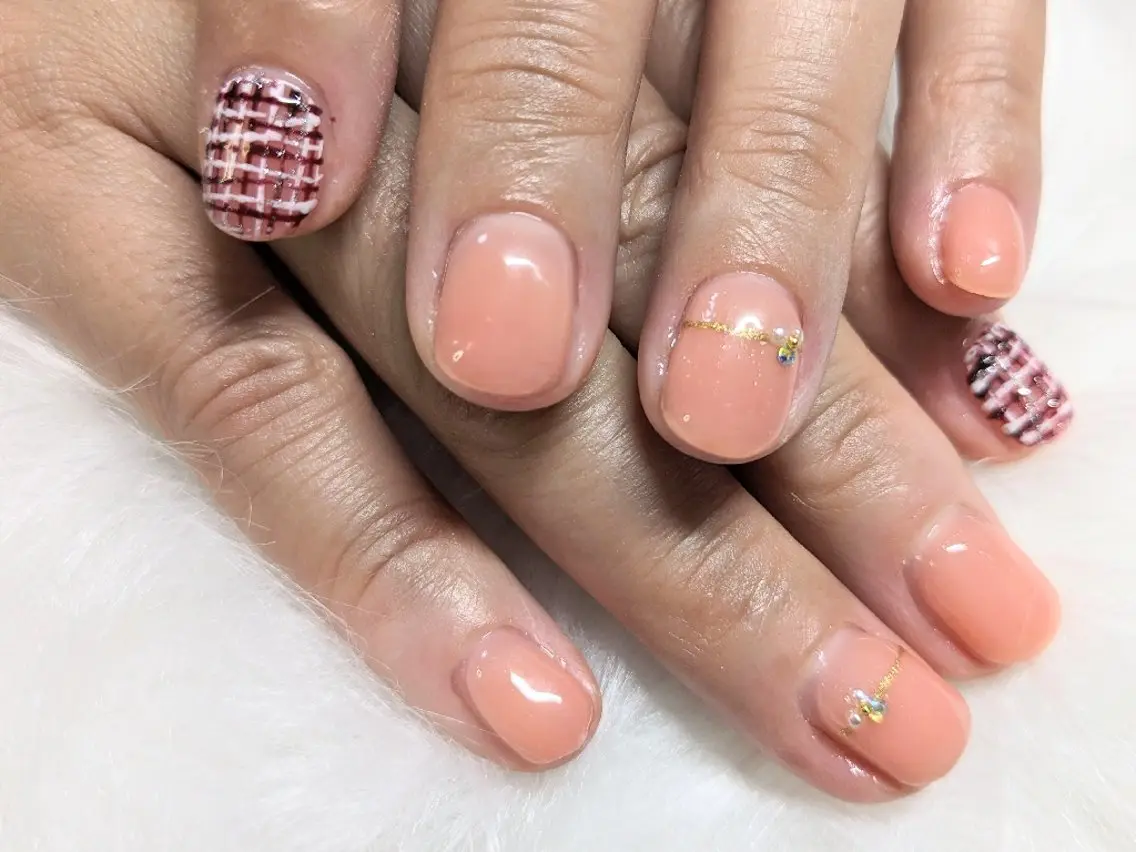 ネイル ガーリー ピンク ツイードネイル よもぎ蒸し・ワンカラ ー専門 しゅくるのネイルデザイン