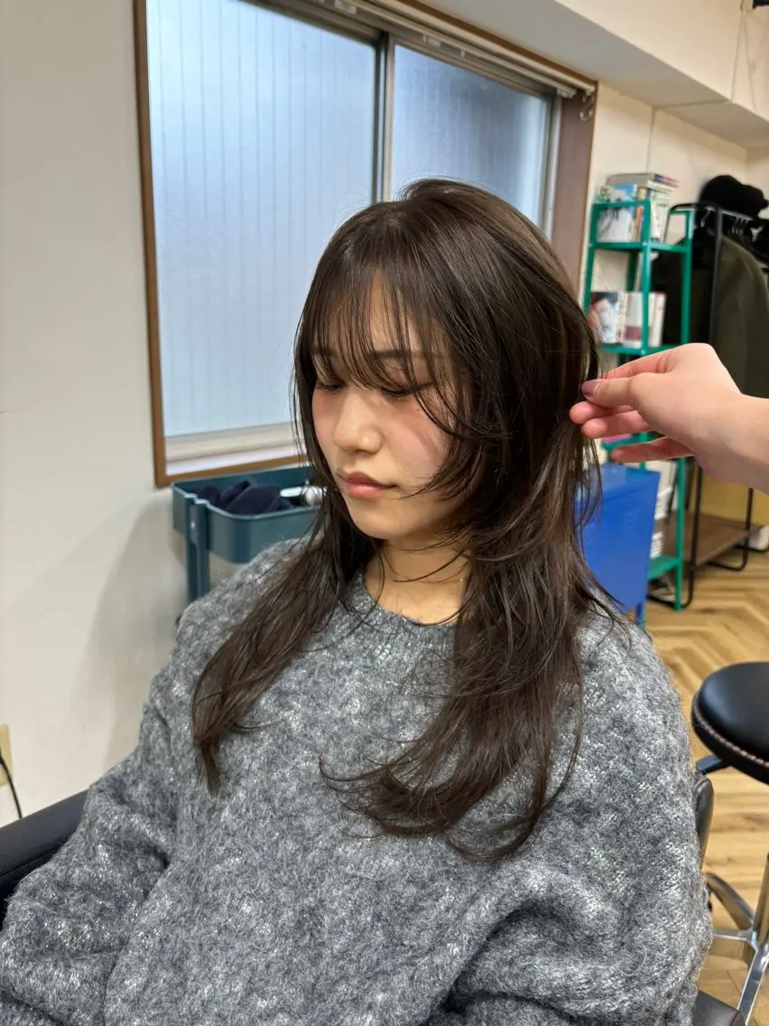 ロング カラー グレージュ ハッシュカット 石橋 桃花のヘアスタイル