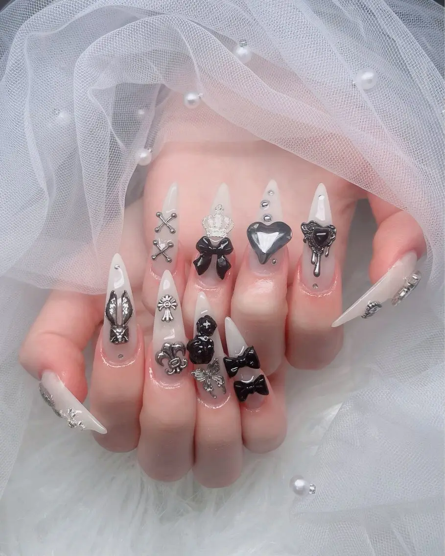 ネイル オーロラネイル フレンチネイル ジェルネイル ハロウィン キラキラネイル H.baby Nail Salonのネイルデザイン