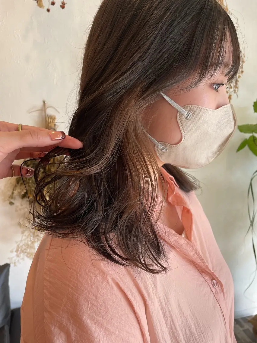 ミディアム カラー ブリーチ イヤリングカラー ヘアカラー m ā l o.🌷 サカモトマイコのヘアスタイル