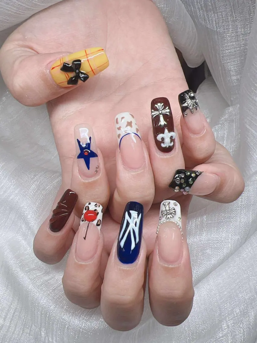 ネイル 長さ出し グラデーション 卒業式 キラキラネイル マグネットネイル ハンドネイル Lee Nailsのネイルデザイン