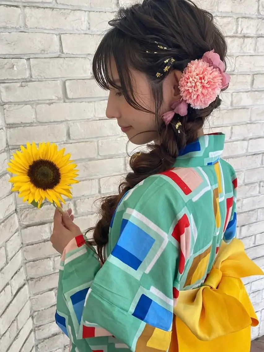 ヘアアレンジ 浴衣 着付け あやかショート 白髪ぼかしのヘアスタイル