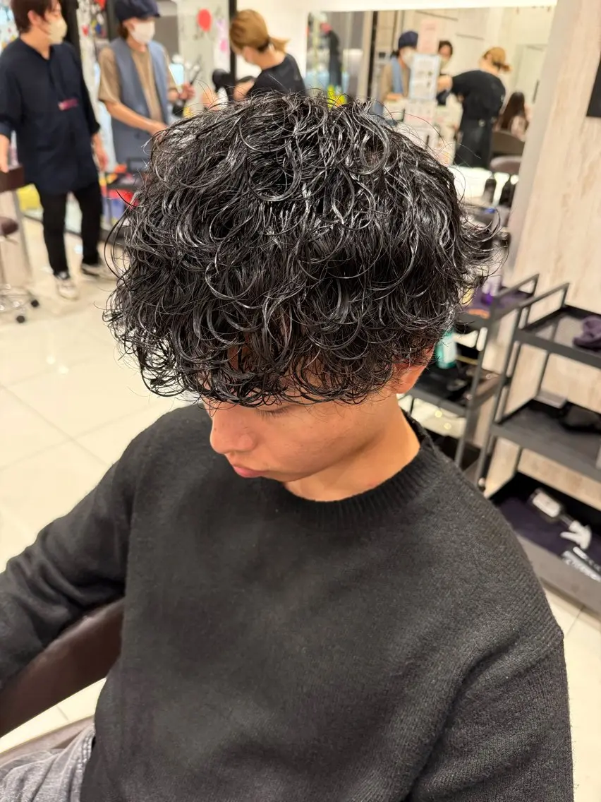 パーマ メンズ EARTH 山﨑龍馬のヘアスタイル