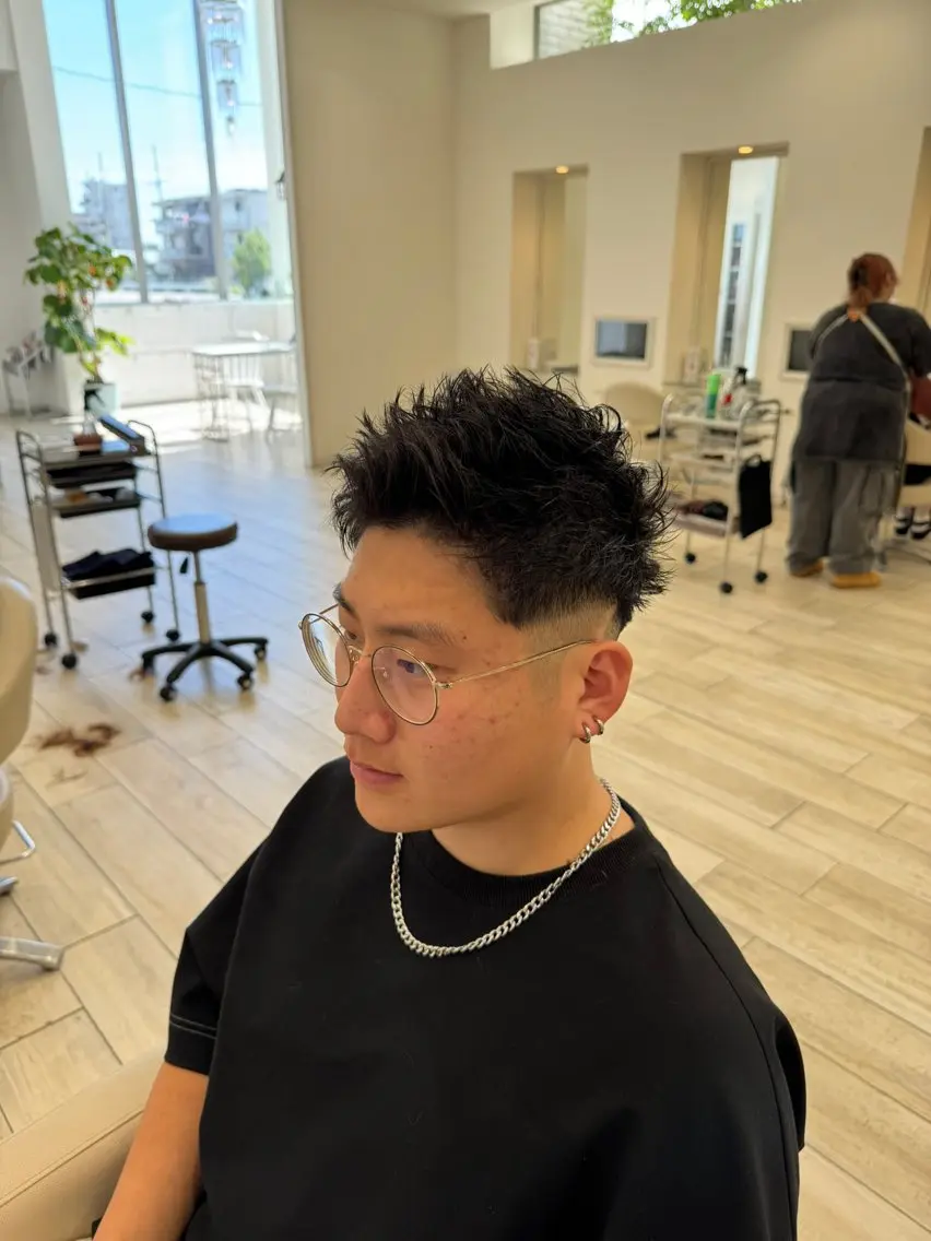 ショート メンズ アップバング ショートヘア メンズカットパーマ 伊藤瑠星のヘアスタイル