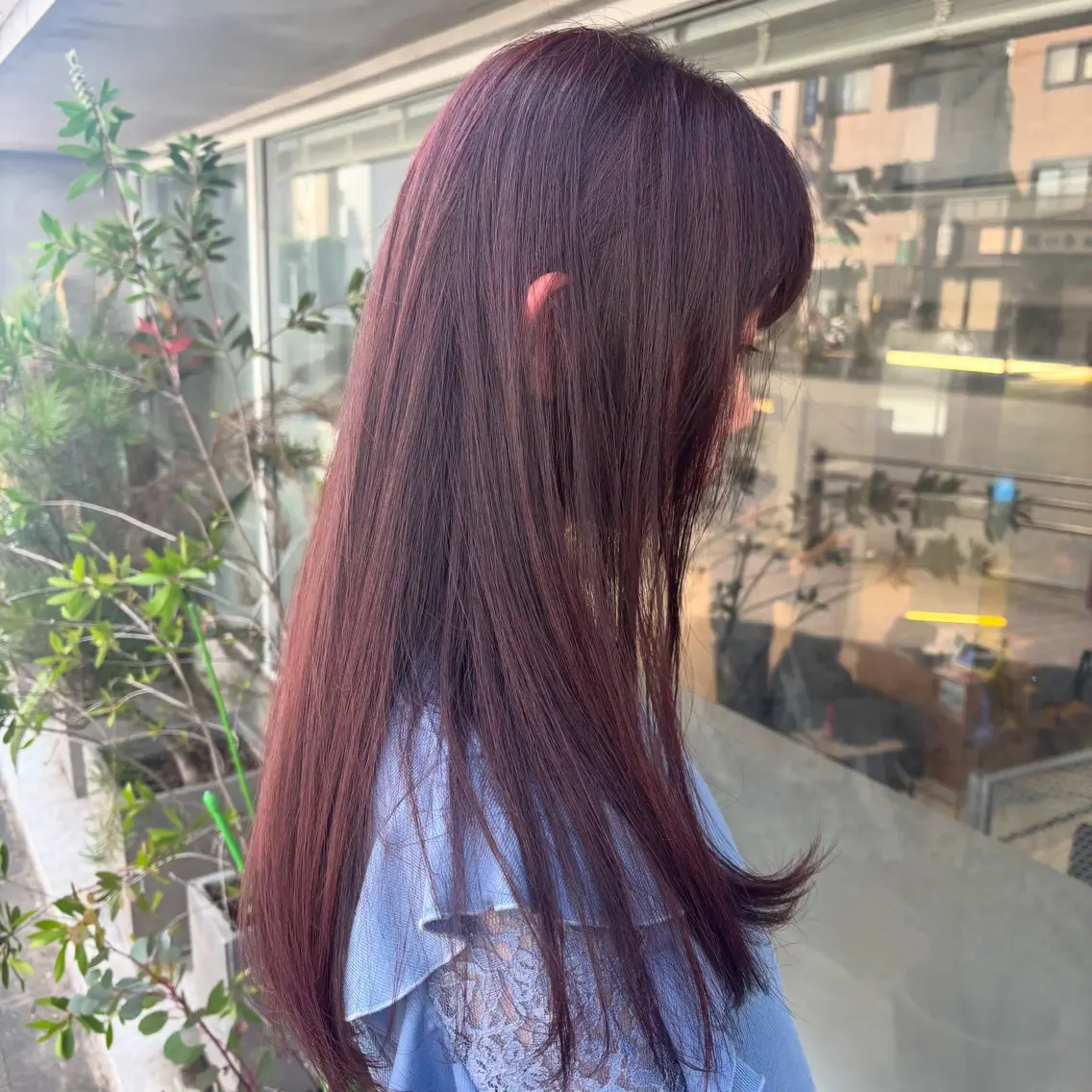 カラー ヘアカラー トリートメント 🧸柔らかベージュ/ 顔周りレイヤー/ミクのヘアスタイル