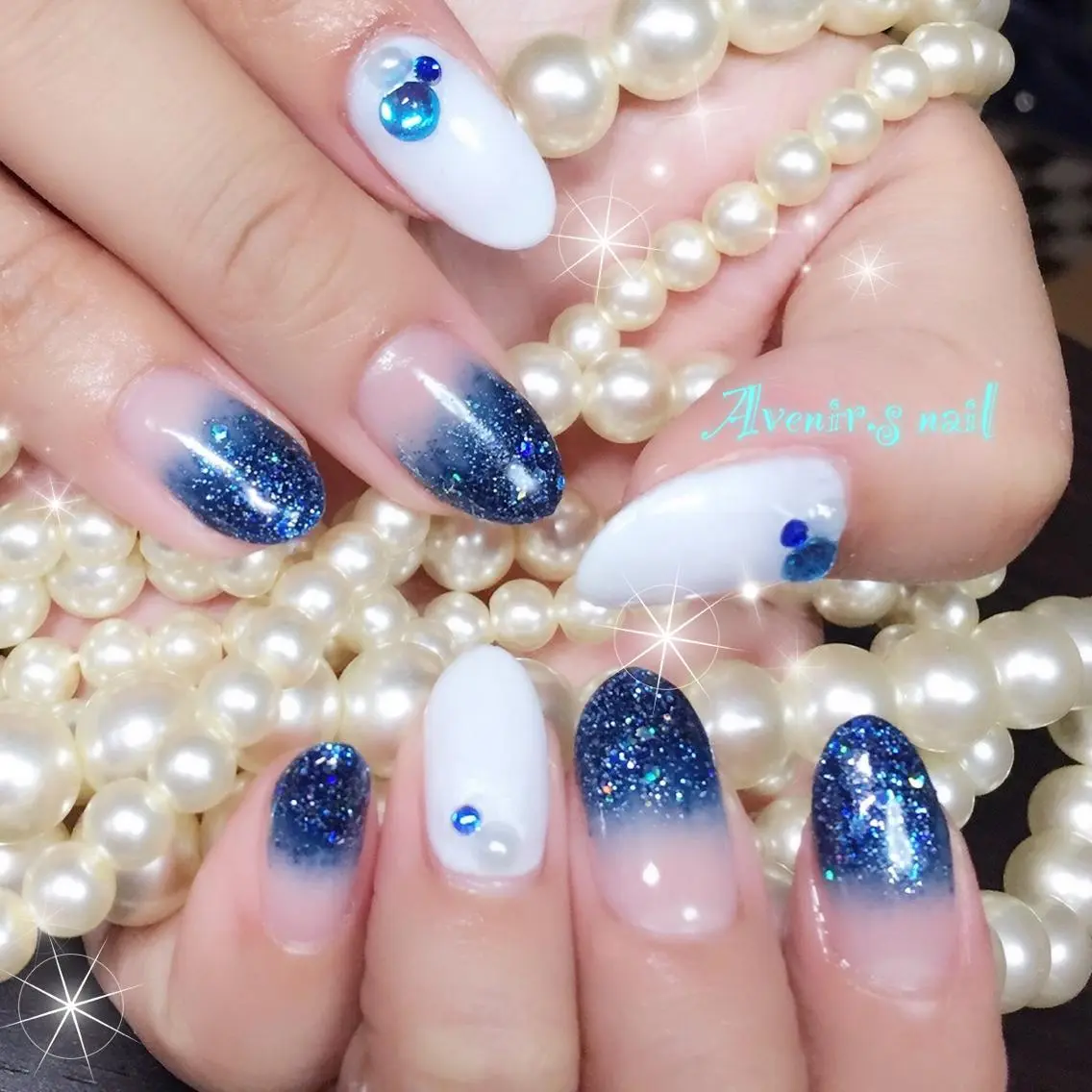 ネイル ネイビー ホワイト Home Salon Avenir.のネイルデザイン
