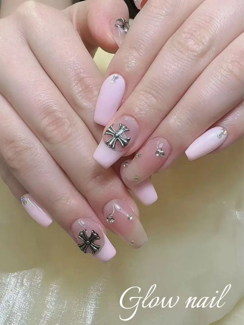 ネイル Glow Nail スカルプ専門店のネイルデザイン