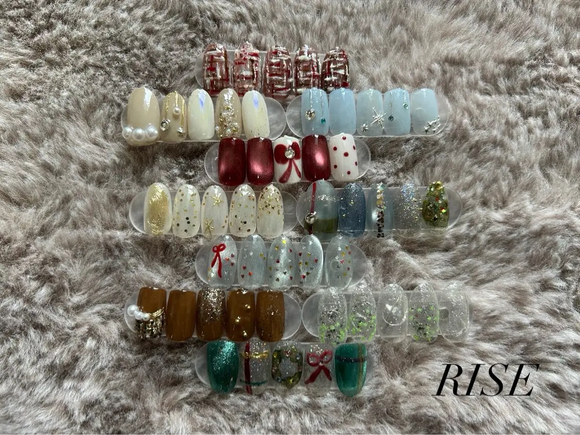 ミディアム クリスマス RISE 実紗のネイルデザイン