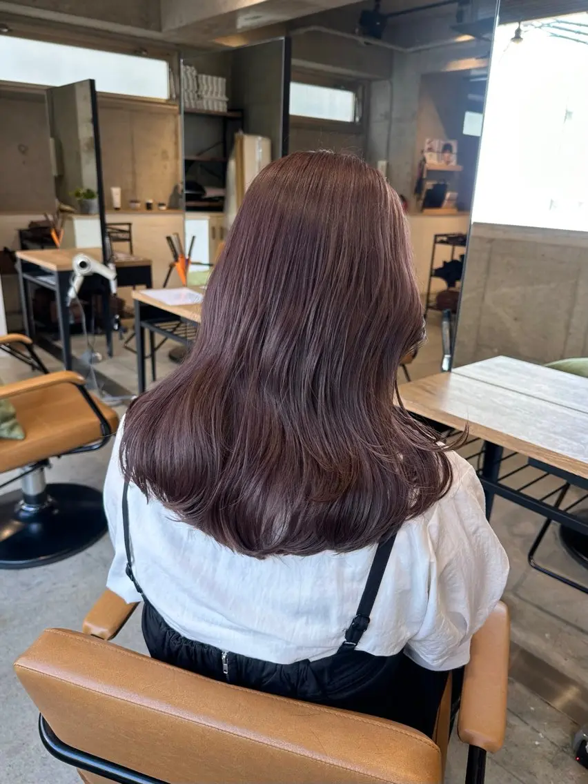 ロング カラー ブリーチ ラベンダーカラー ラベンダーグレー ブリーチなしカラー 韓国レイヤー・ボブ/ 暖色⭐️優香⭐️のヘアスタイル