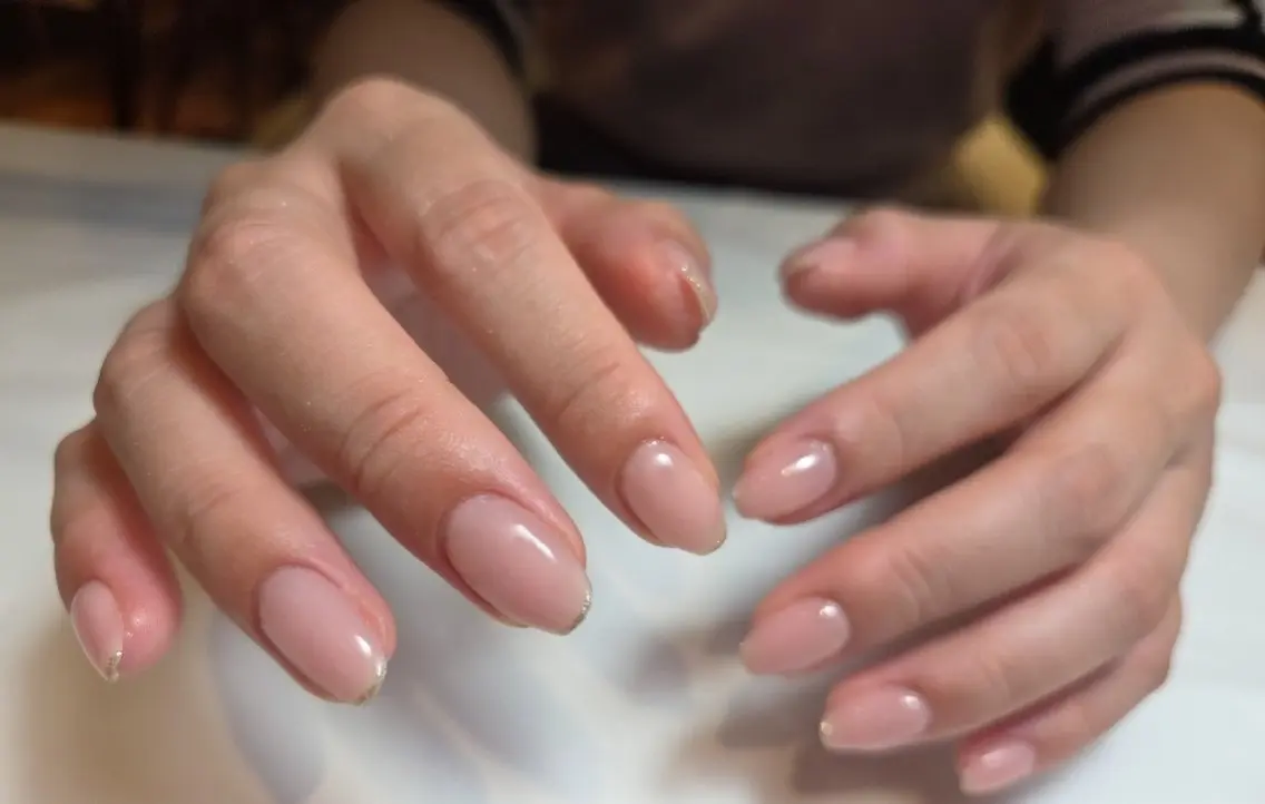 ネイル フレンチネイル ラメ(グリッター) nude | rのネイルデザイン