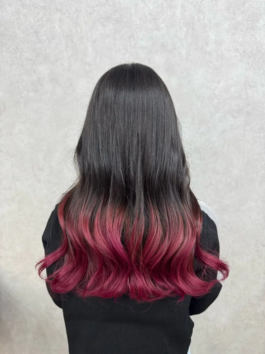 ロング カラー ブリーチ カシス グラデーションカラー ピンクカラー 🍎暖色カラーで大人 可愛く🍒齋藤すみれのヘアスタイル
