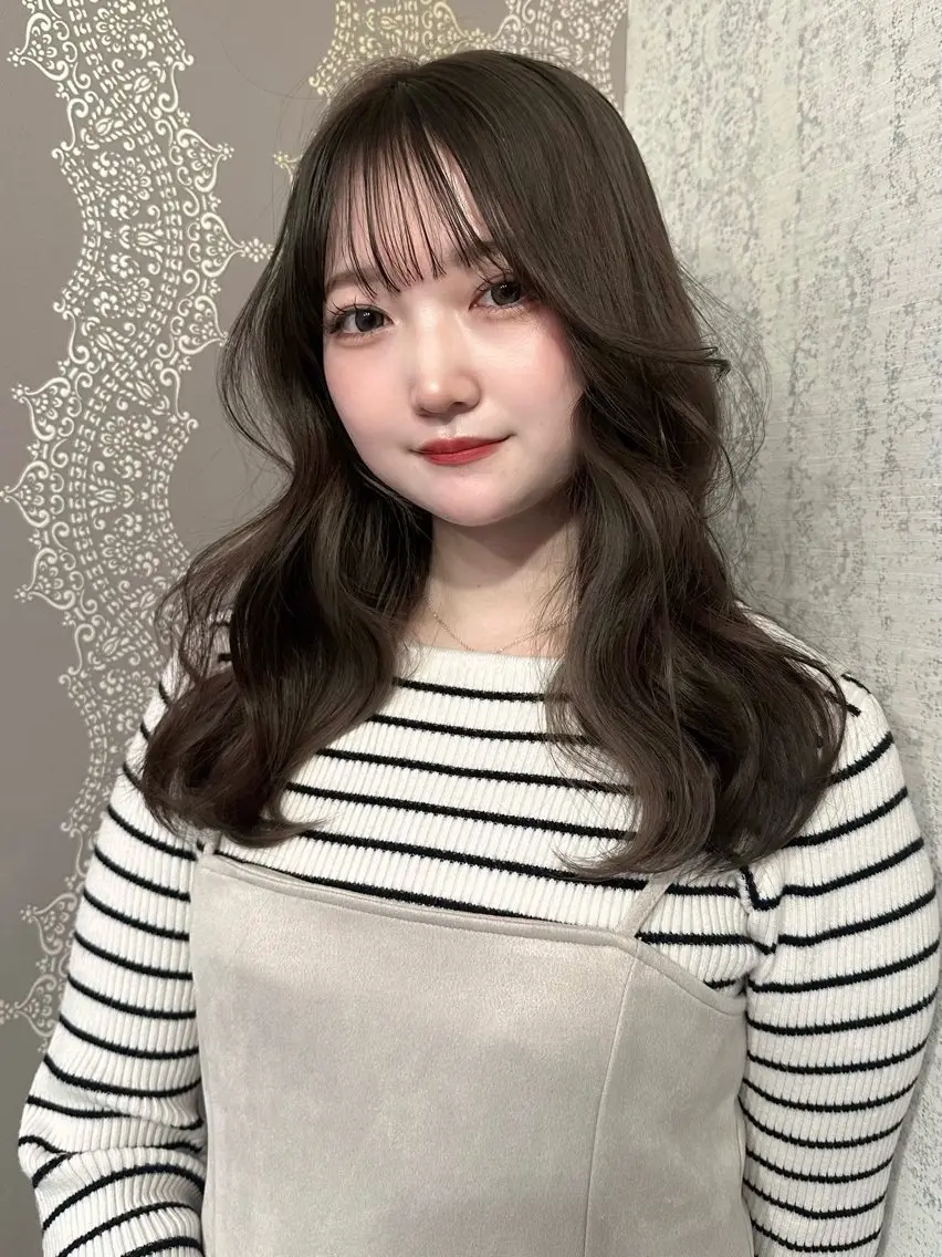 セミロング 'AXIS wakanaのヘアスタイル
