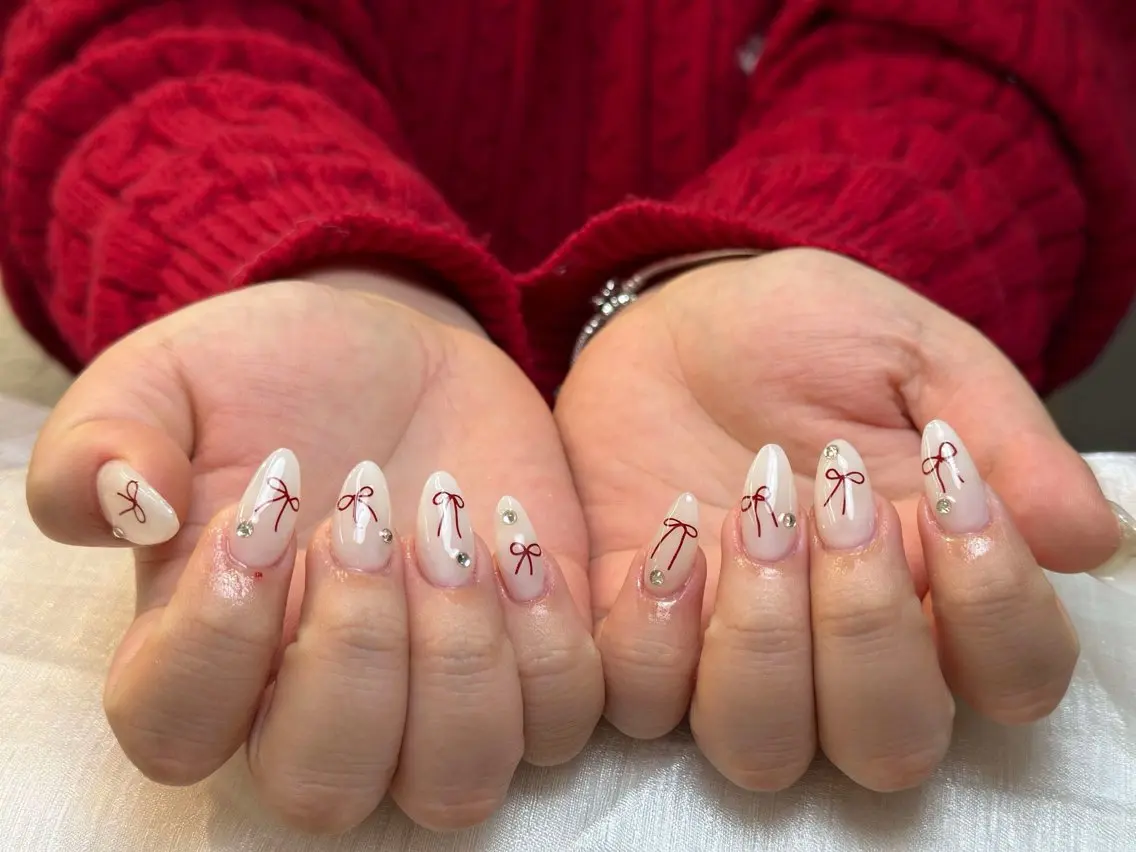 ネイル グラデーション キラキラネイル ワンカラーネイル 冬ネイル Jenn Nail Salonのネイルデザイン