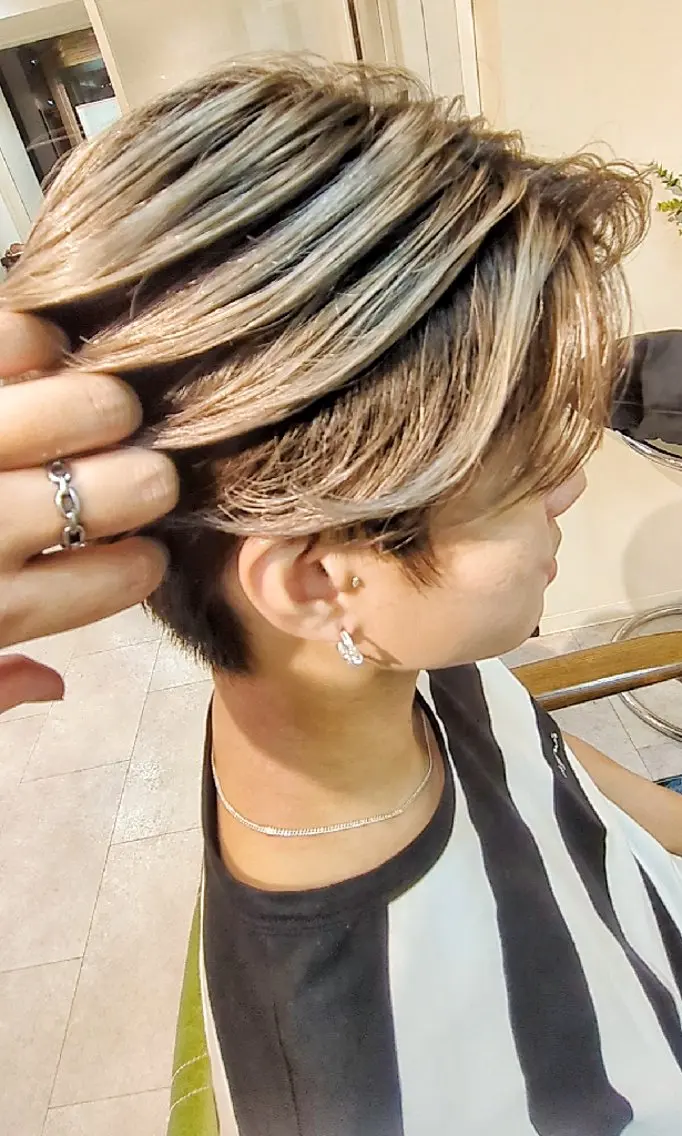 ショート カラー メンズ メンズバレイヤージュ バレイヤージュ レイヤーカット 増田 耀のヘアスタイル
