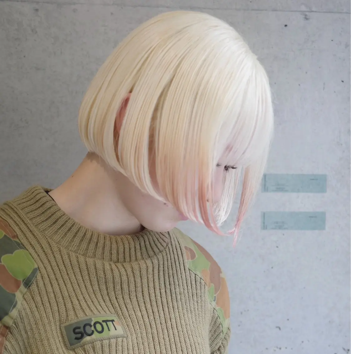 ショート カラー ブリーチ 抜きっぱなしブロンド カット ヘアカラー トリートメント 田中 里奈のヘアスタイル