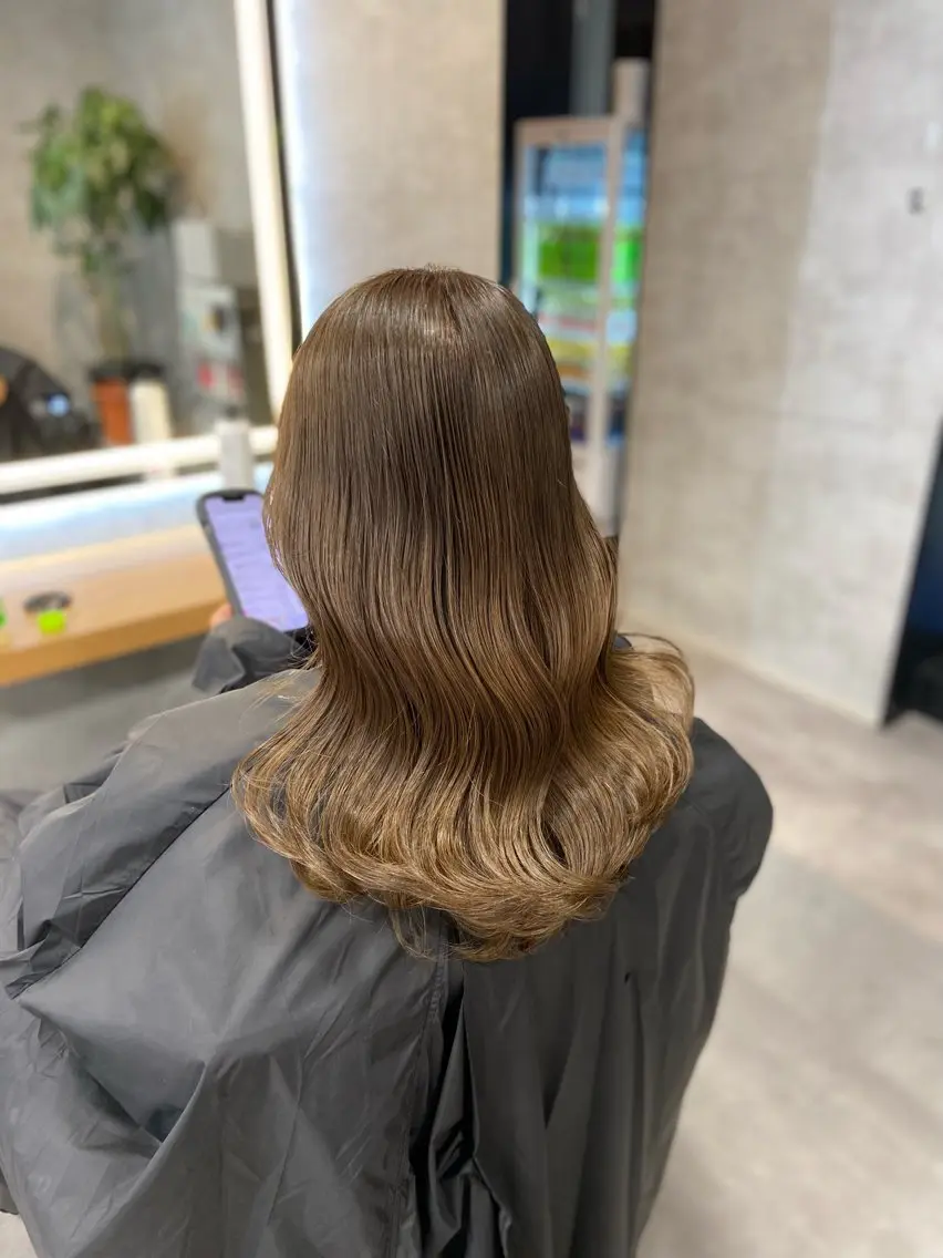 ロング カラー ヘアアレンジ カット ヘアカラー トリートメント ヘアセット レイヤー×透明感カラ ーHAYATOのヘアスタイル