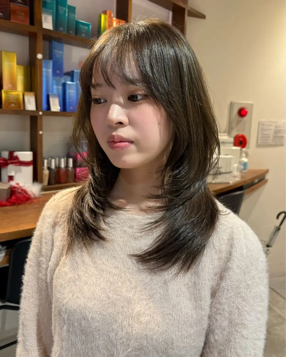 ミディアム カラー ブリーチ ブラウンカラー 透明感カラー ブリーチなしカラー ハイレイヤー 海外レイヤー/赤み 消しカラー/上原聖奈のヘアスタイル