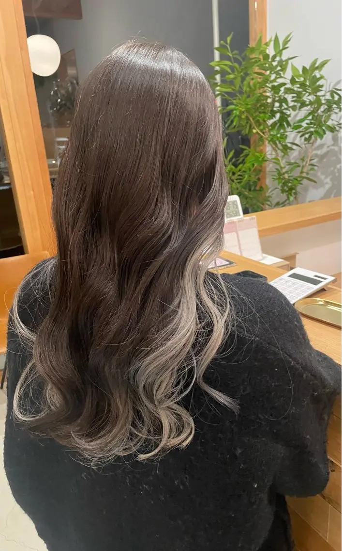 カット+インナーカラー+極艶トリートメントの写真