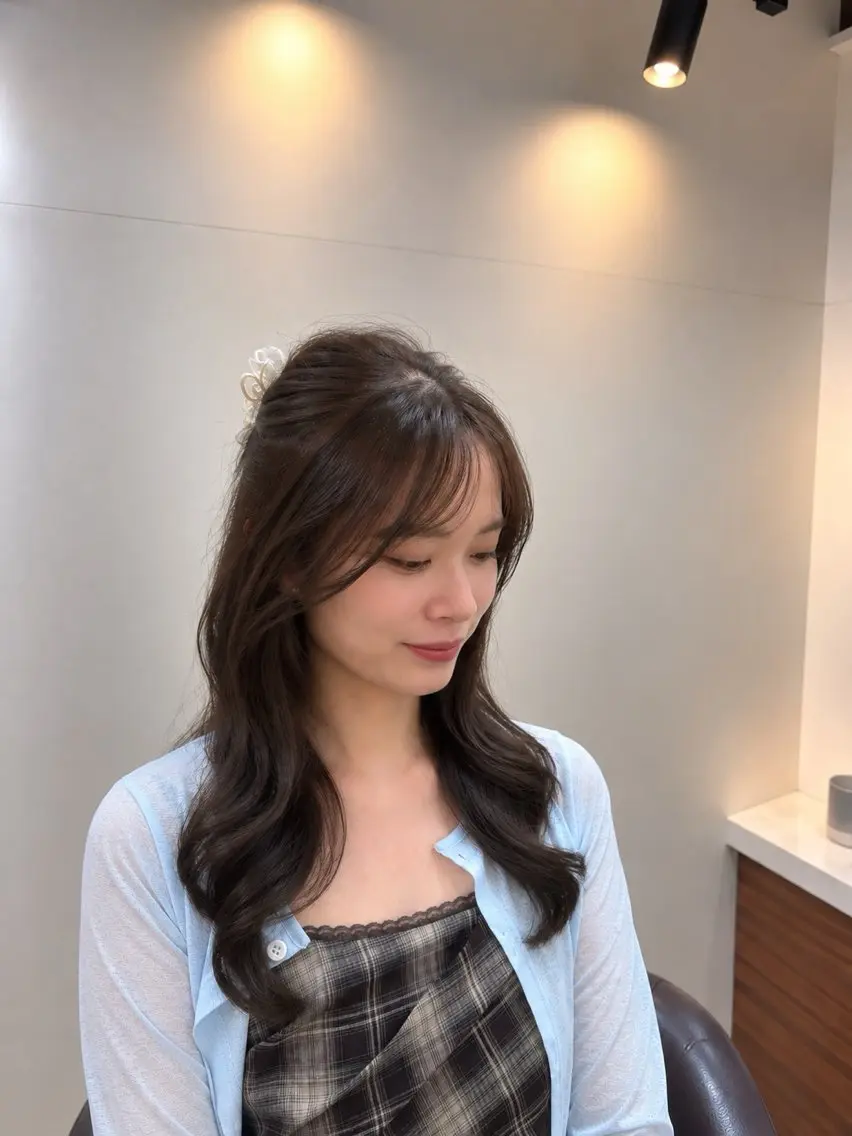 セミロング カット ヘアカラー 桑村 菜々のヘアスタイル