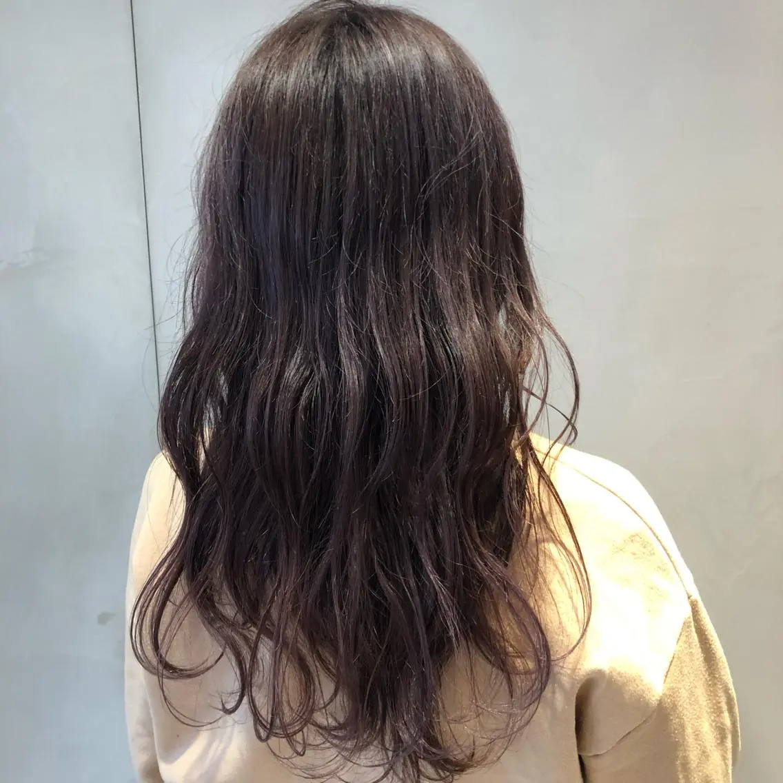 ロング カラー ヘアカラー トリートメント 荒木 依莉亜のヘアスタイル