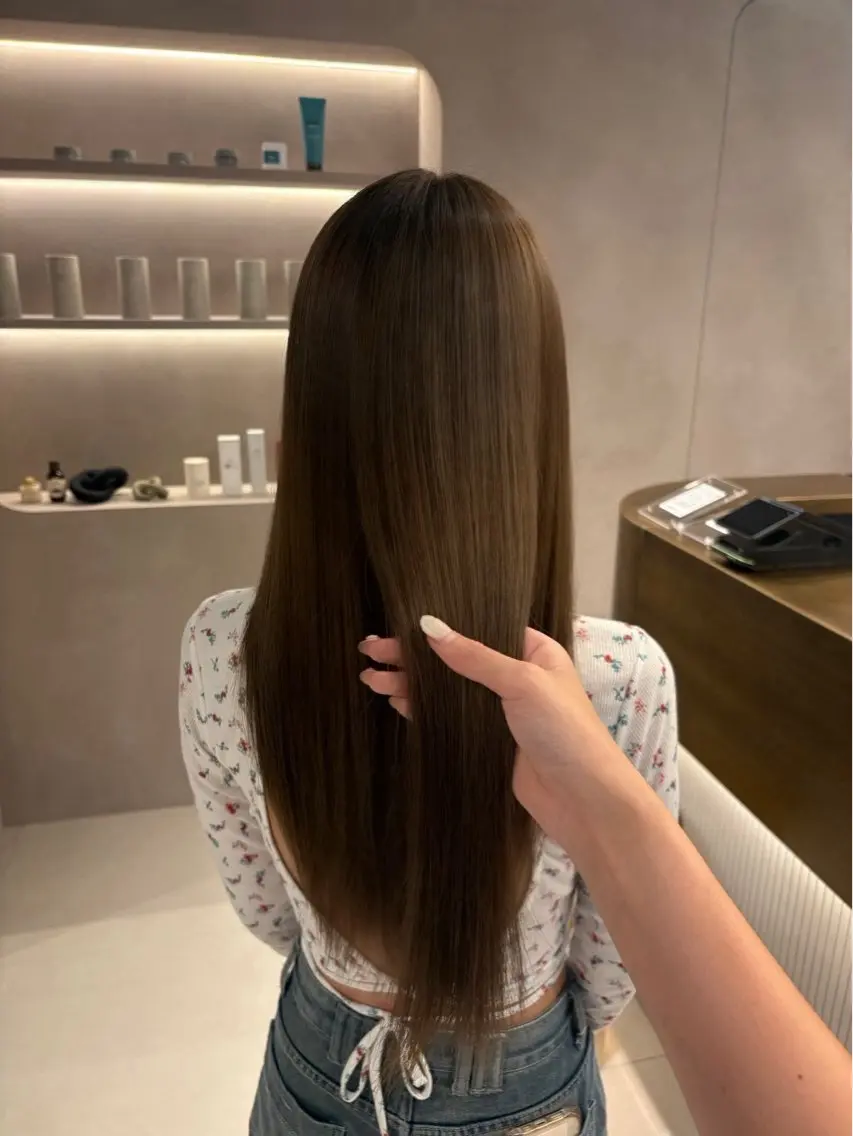 ロング ヘアカラー トリートメント 千秋 カレンのヘアスタイル