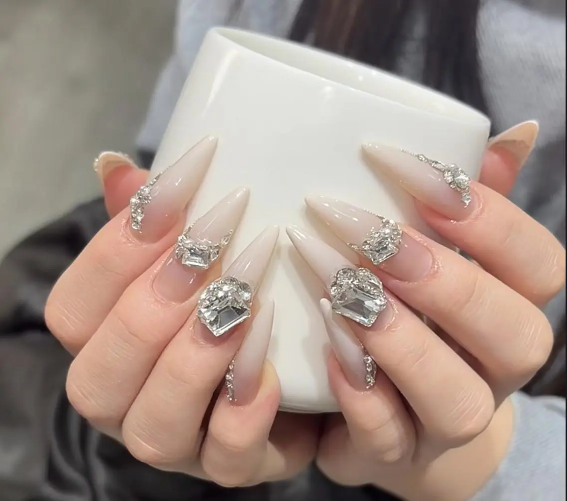 ネイル ハンドネイル ハンドケア 🍑 momo_nailのネイルデザイン