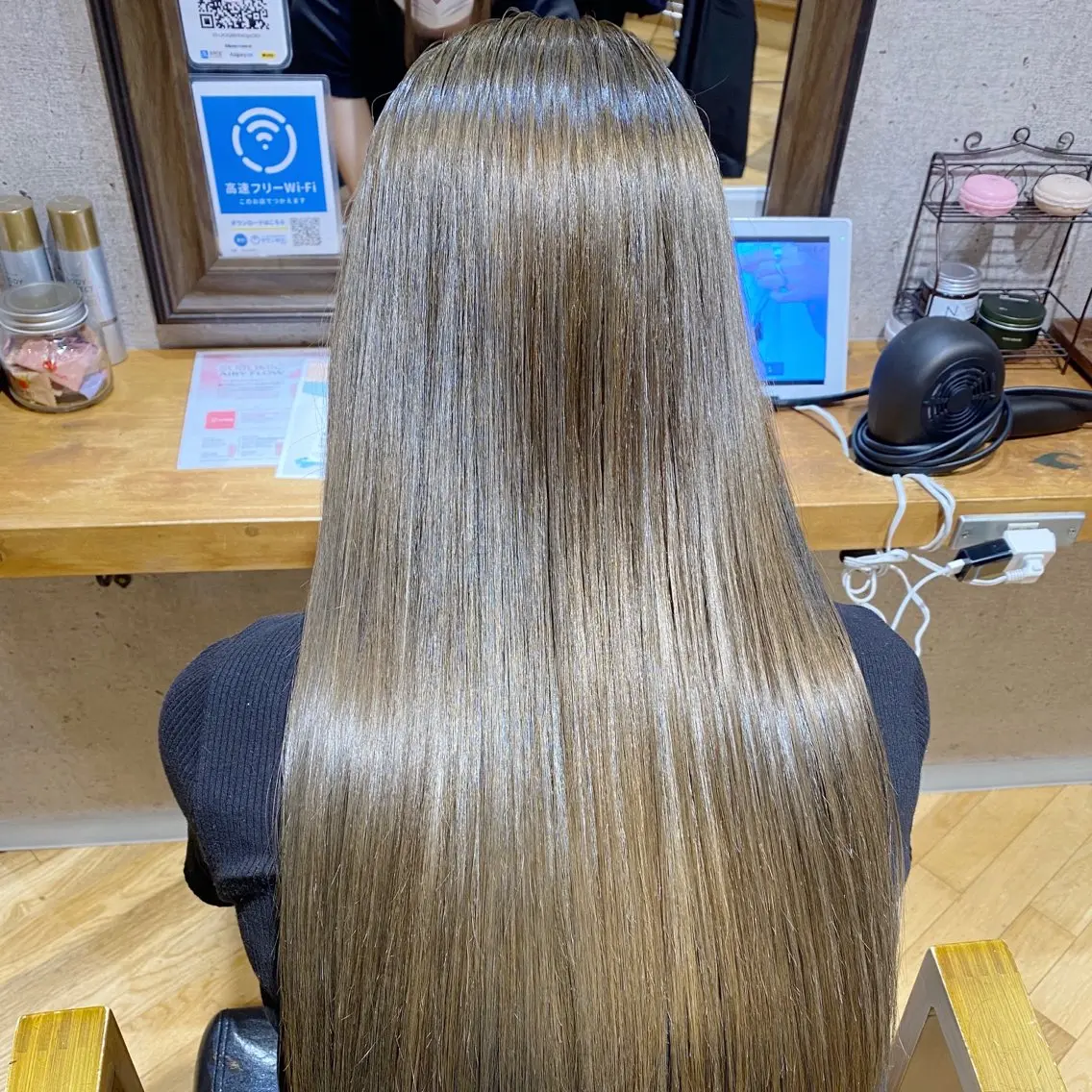 セミロング カラー ブリーチ 髪質改善 トリートメント カット ヘアカラー トリートメント 久保 敏之のヘアスタイル