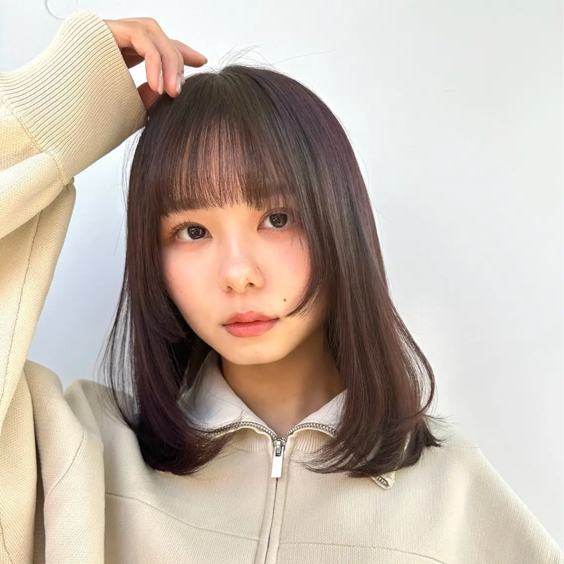 ミディアム カラー アッシュ ベージュカラー レイヤーカット DAIKIベージュ 🍂レイヤーカットのヘアスタイル