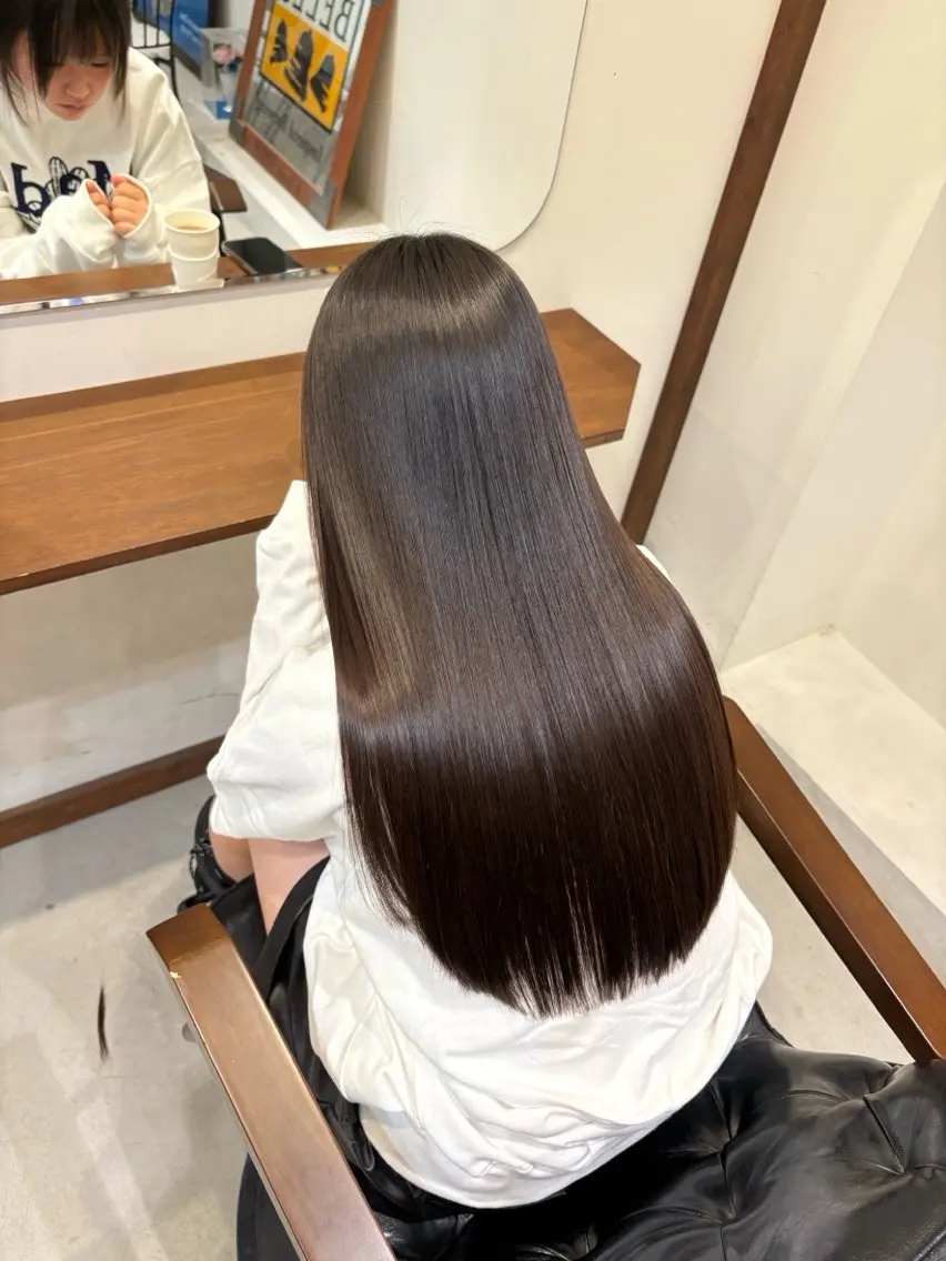 ロング カラー ヘアカラー ROUIS honokaのヘアスタイル
