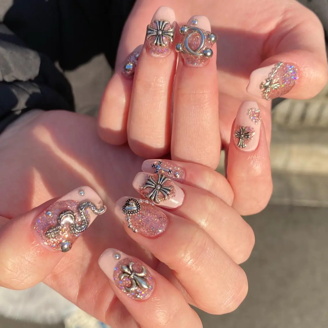 ネイル アートネイル オーロラネイル フレンチネイル 氷ネイル・うるうるネイル マグネットネイル ハンドネイル Nail by Licorneのネイルデザイン