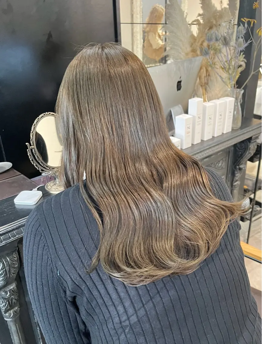ロング カラー ブリーチ 透明感カラー ダブルカラー ブリーチなしカラー ヘアカラー トリートメント 透明感カラー/ 池袋/nana 🩰のヘアスタイル