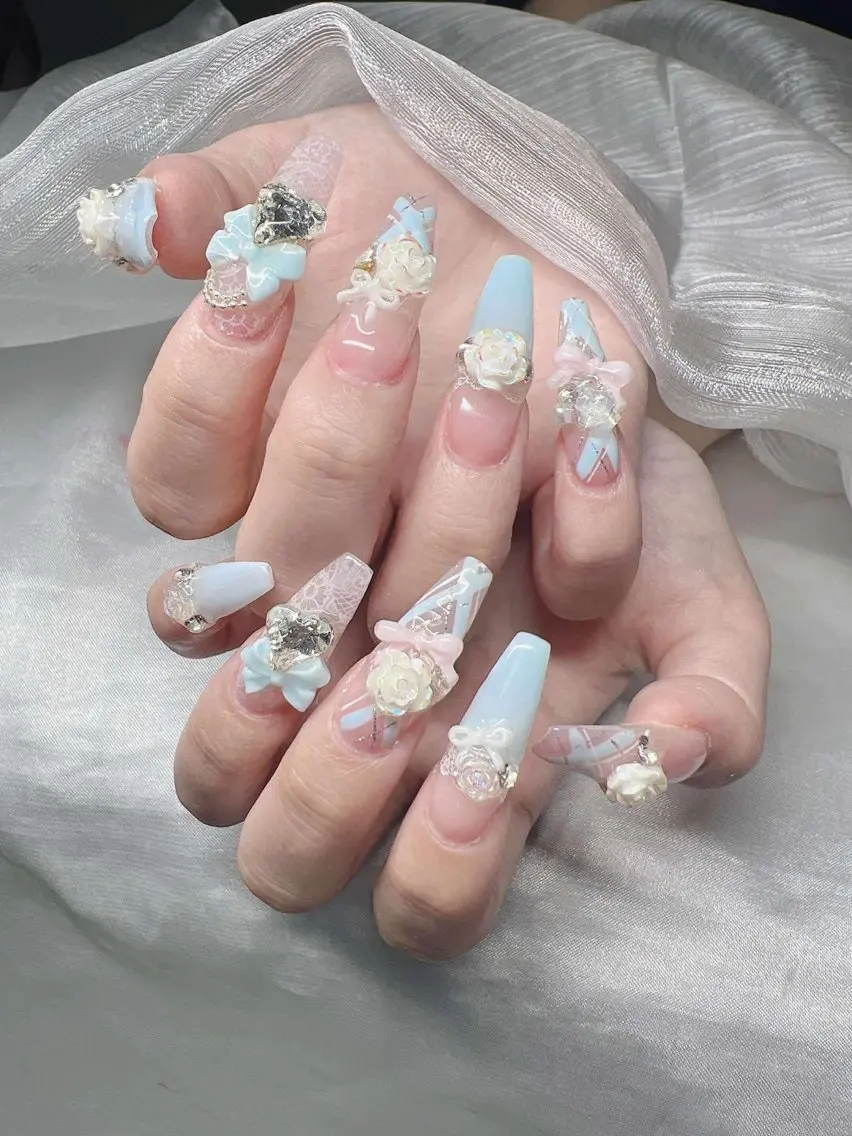 ネイル 長さ出し グラデーション キラキラネイル マグネットネイル ニュアンスネイル ハンドネイル Lee Ainのネイルデザイン