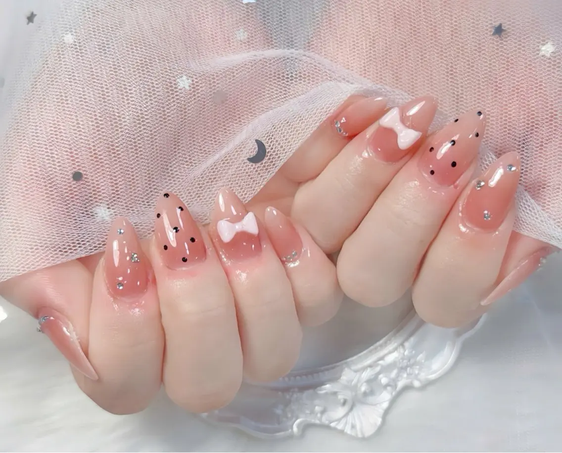 ネイル チークネイル 長さ出し フレンチネイル ジェルネイル グラデーション ハンドネイル THANHTHANH NAILのネイルデザイン