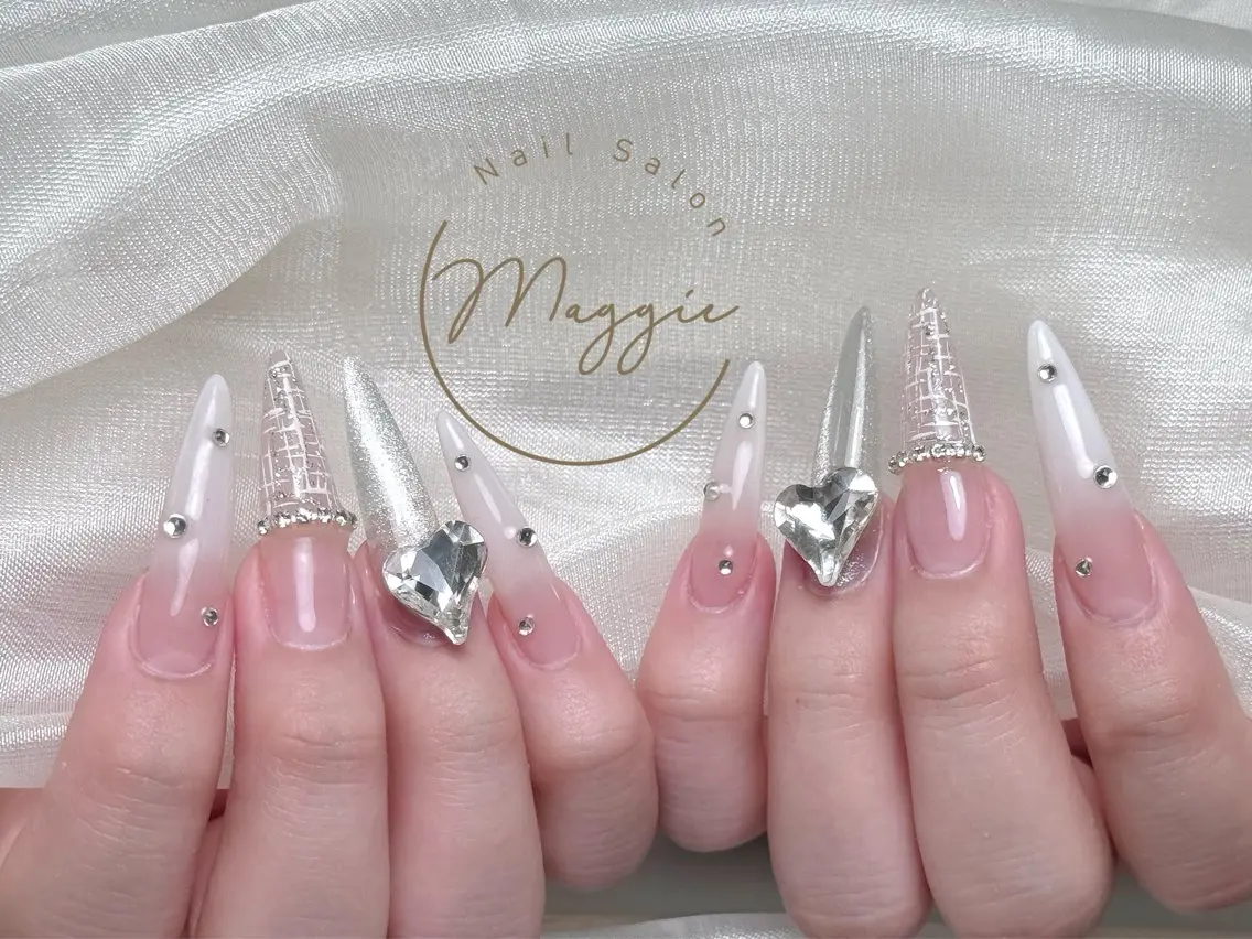 ネイル Maggie Nail🦩のネイルデザイン