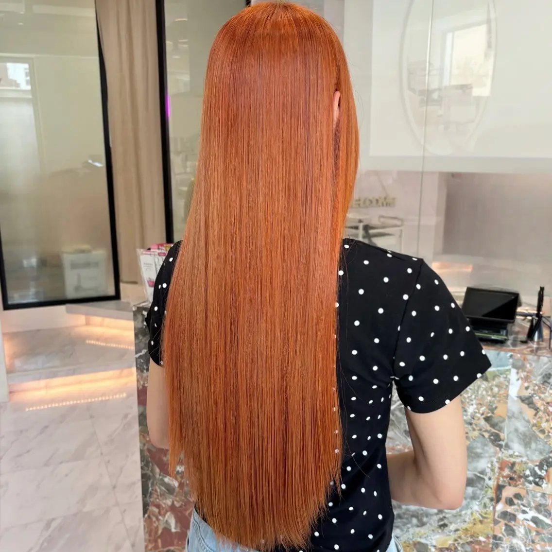 ロング カラー ブラウンカラー オレンジ 🥣あゆ/梅田/ハイ トーン/ブリーチ🩶のヘアスタイル