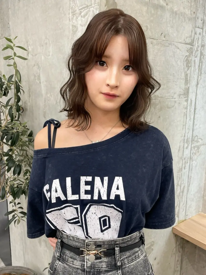 ミディアム カラー ベージュカラー ブリーチ ブラウンカラー ブラウンベージュ 透明感カラー ブリーチ/ベージュ 💕/momoaのヘアスタイル